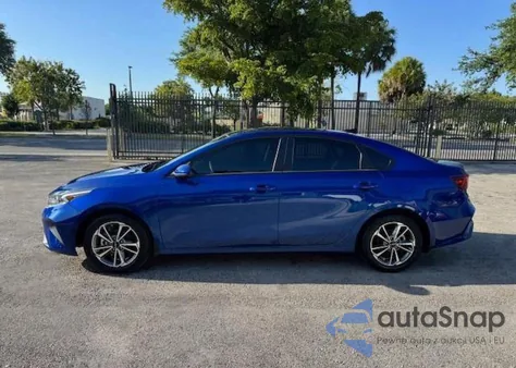 2022 Kia Forte Fe из США, поврежденный, VIN 3KPF24AD4NE464503